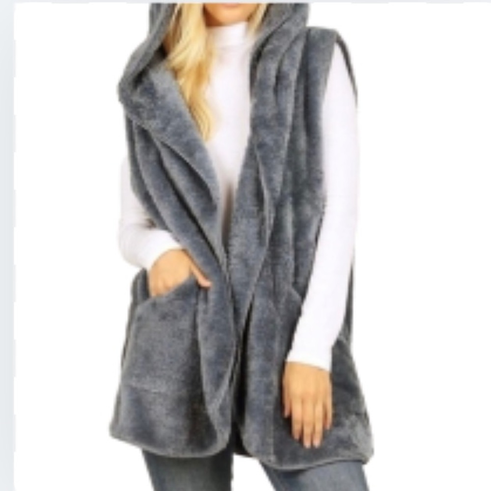 NWOT Cozy Gray Faux Fur Oversized Open  Vest